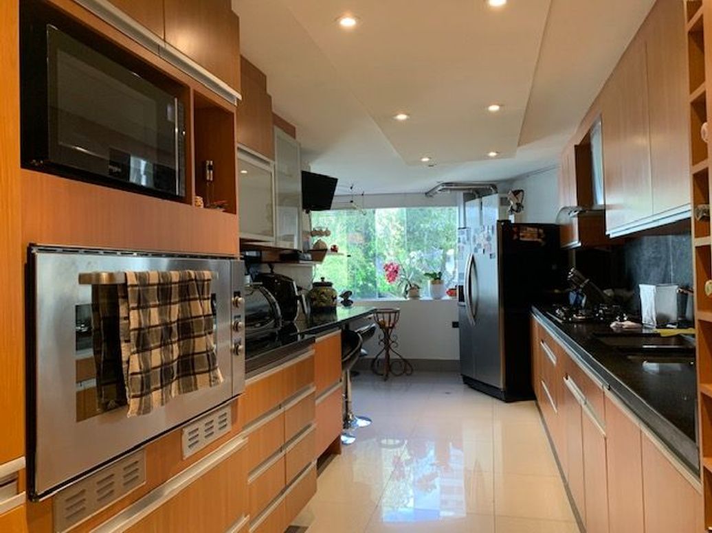 Apartamento de 3 alcobas en venta en Los Rosales, Bogotá, 195 m² · foto 17 de 19