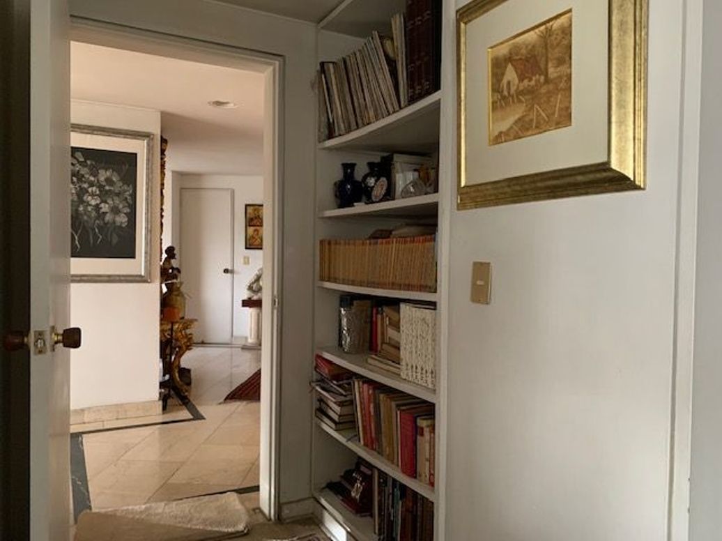 Apartamento de 3 alcobas en venta en Los Rosales, Bogotá, 195 m² · foto 4 de 19