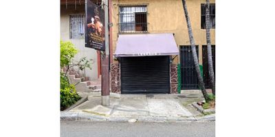 Se vende local comercial en excelente zona del barrio Buenos Aires, cerca a la zona rosa de Buenos Aires, estacion del tranvia y Centro Comercial la Central. Es un local o garaje, que hoy funciona como local comercial. tambien se puede adecuar para un apartaestudio. 
