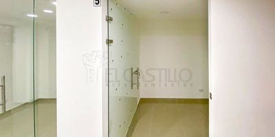 Local comercial primer piso ubicado en el sector Itagüí santa maría, nos ofrece una área de 6 metros aproximadamente, baño común, y piso en cerámica.
Los datos de los inmuebles promocionados en la página web están sujetos a cambio y verificación de disponibilidad.