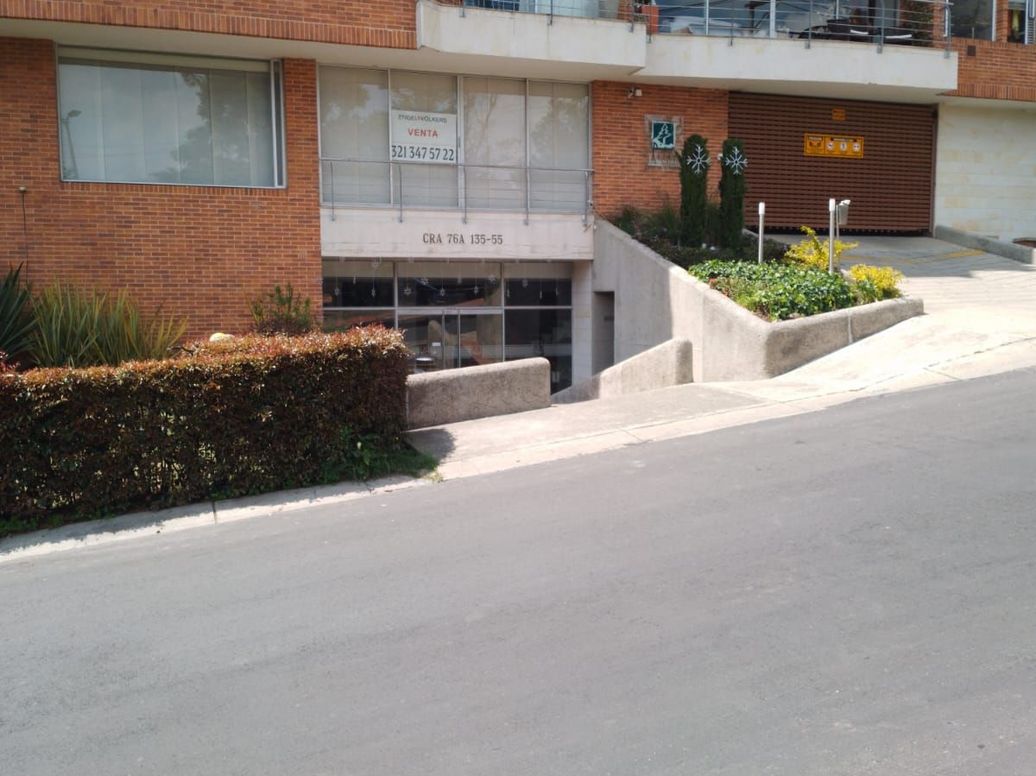 Apartamento de 3 alcobas en venta en Niza Suba, Bogotá, 136 m² · foto 2 de 20
