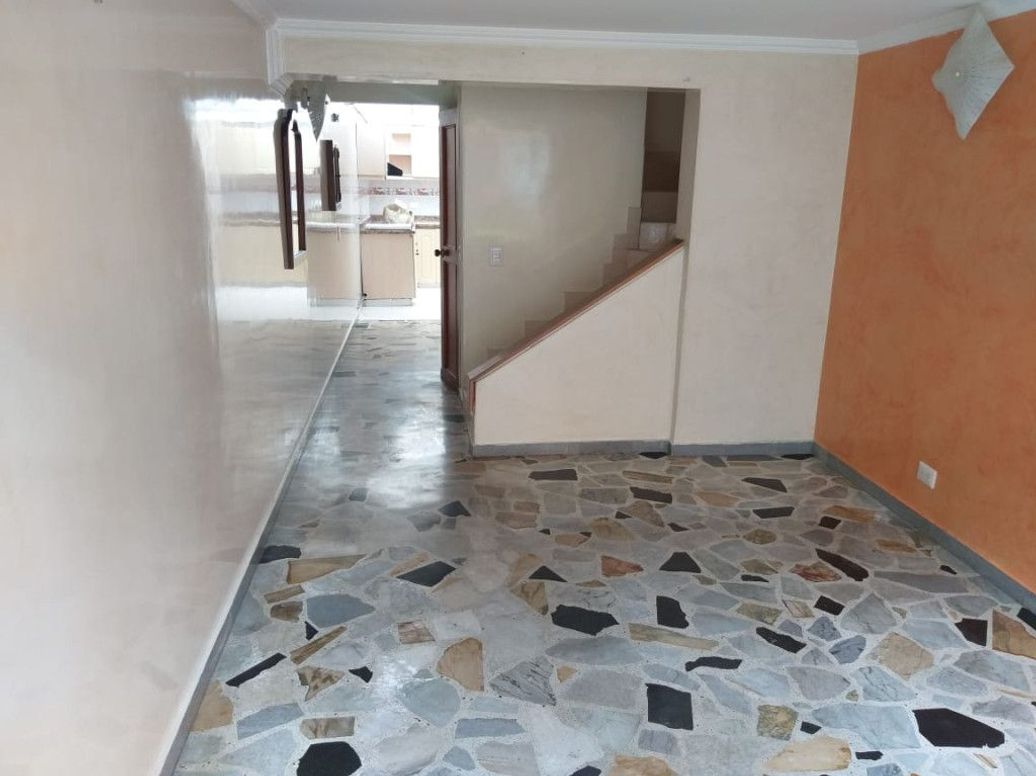 Casa de 4 alcobas en venta en Santa Rosa, Bogotá, 90 m² · foto 2 de 20