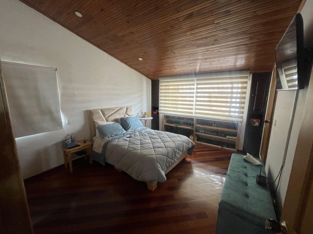Casa de 5 alcobas en venta en Ub. Cordoba Niza, Bogotá, 234 m² · foto 17 de 20