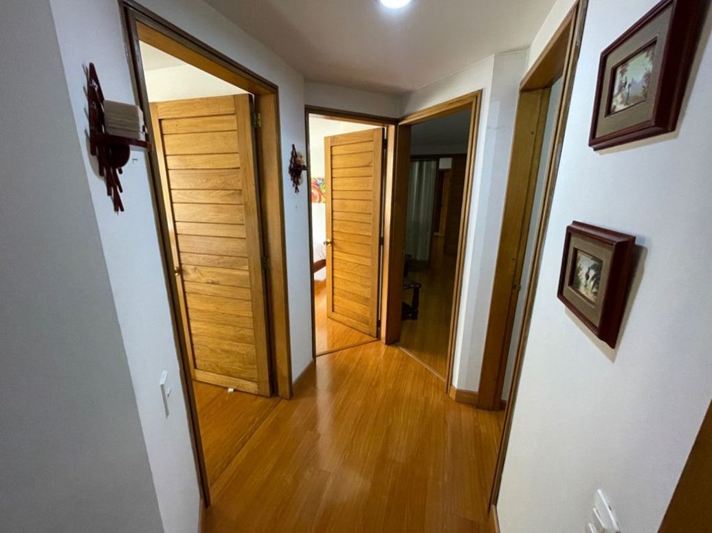 Apartamento de 3 alcobas en venta en Santa Barbara Central, Bogotá, 115 m² · foto 10 de 20