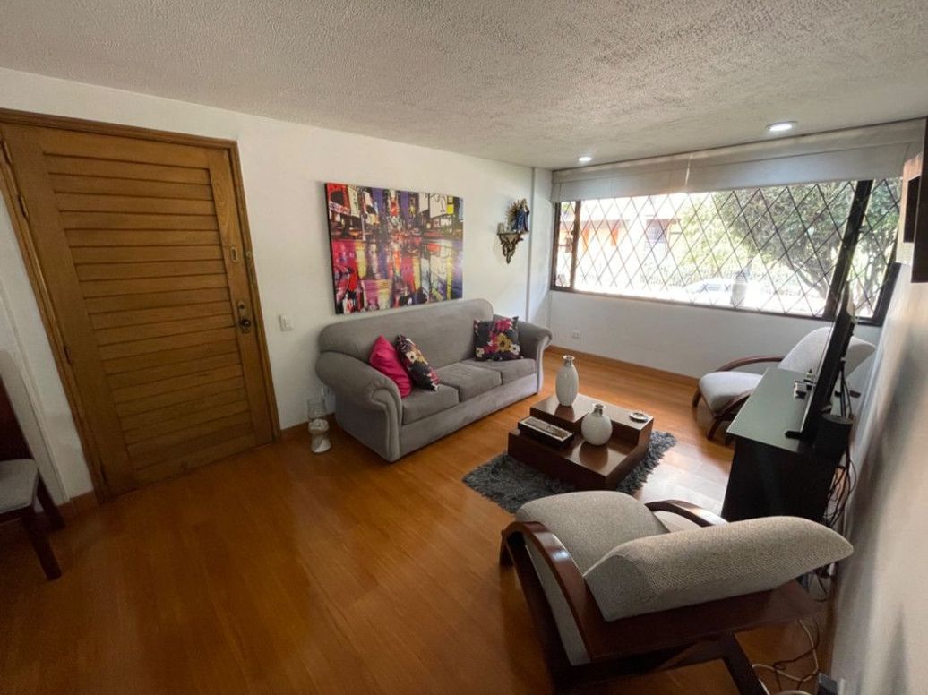 Apartamento de 3 alcobas en venta en Santa Barbara Central, Bogotá, 115 m² · foto 4 de 20