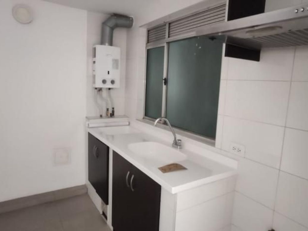 Apartamento de 3 alcobas en venta en El Ensueño, Bogotá, 65 m² · foto 5 de 15