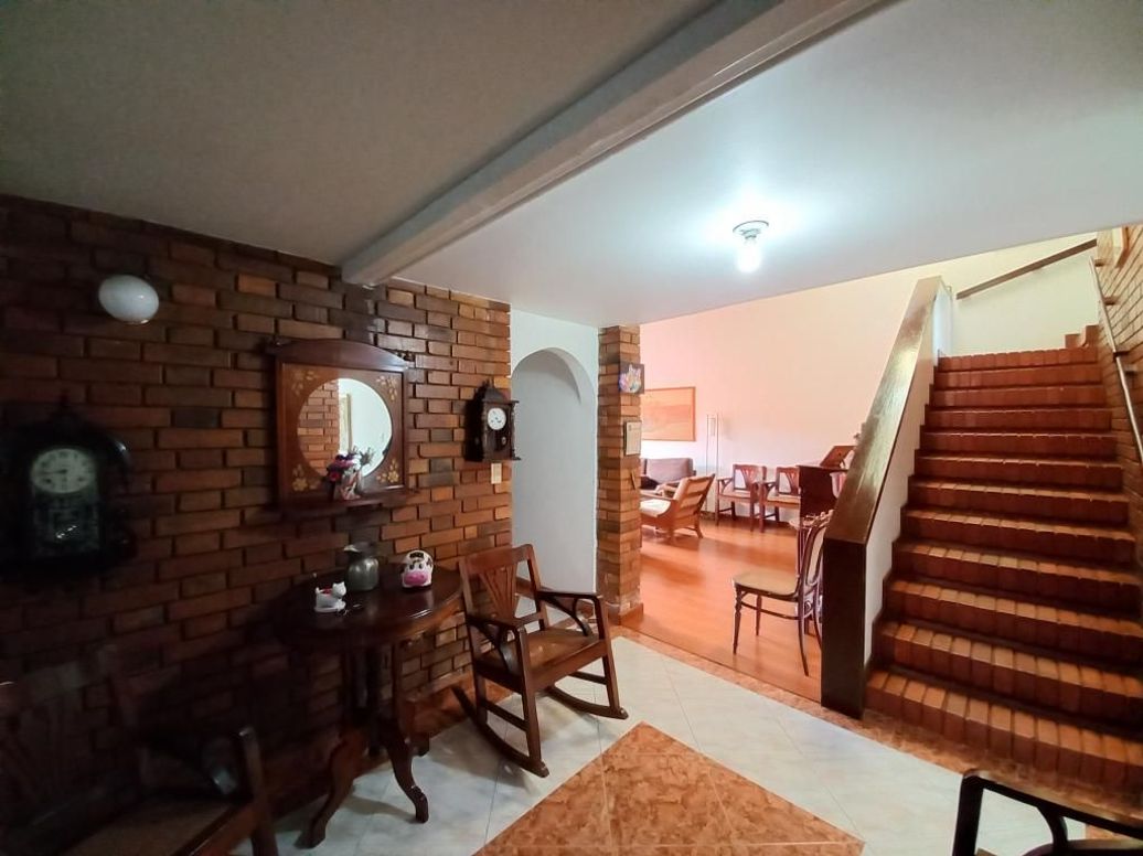 Casa de 5 alcobas en venta en Niza, Bogotá, 364 m² · foto 6 de 20