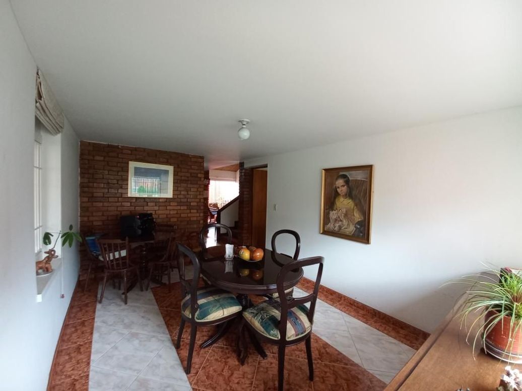 Casa de 5 alcobas en venta en Niza, Bogotá, 364 m² · foto 9 de 20