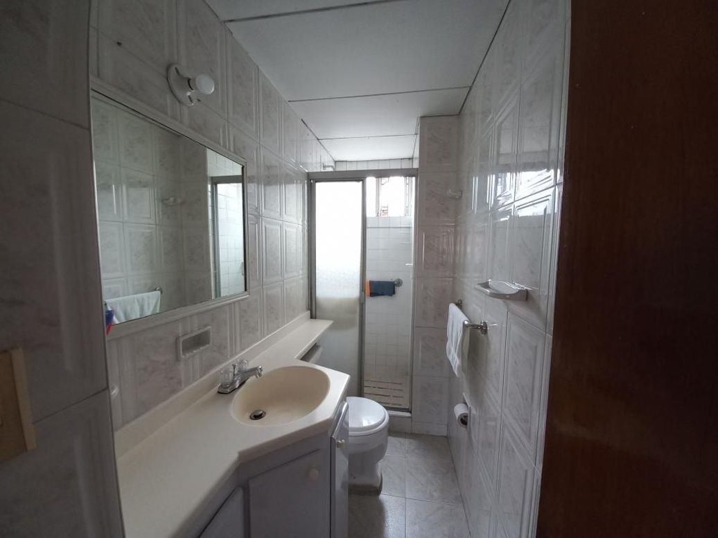 Casa de 5 alcobas en venta en Niza, Bogotá, 364 m² · foto 19 de 20