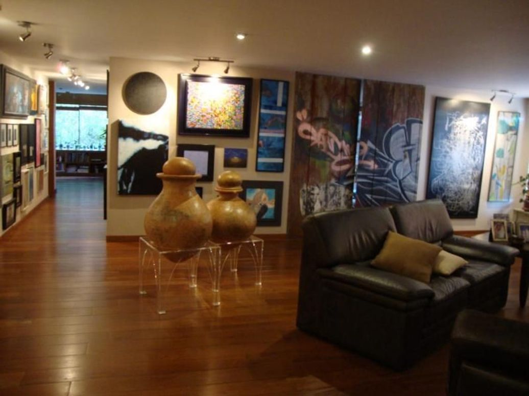 Apartamento de 3 alcobas en venta en El Refugio, Bogotá, 240 m² · foto 2 de 20