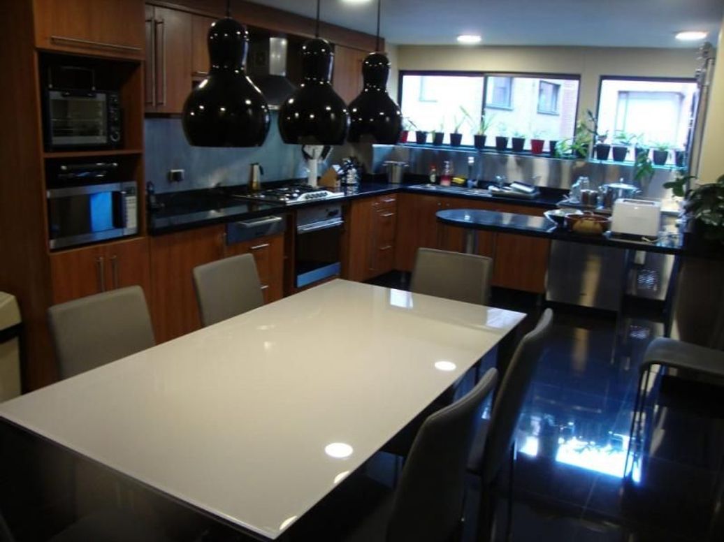 Apartamento de 3 alcobas en venta en El Refugio, Bogotá, 240 m² · foto 8 de 20