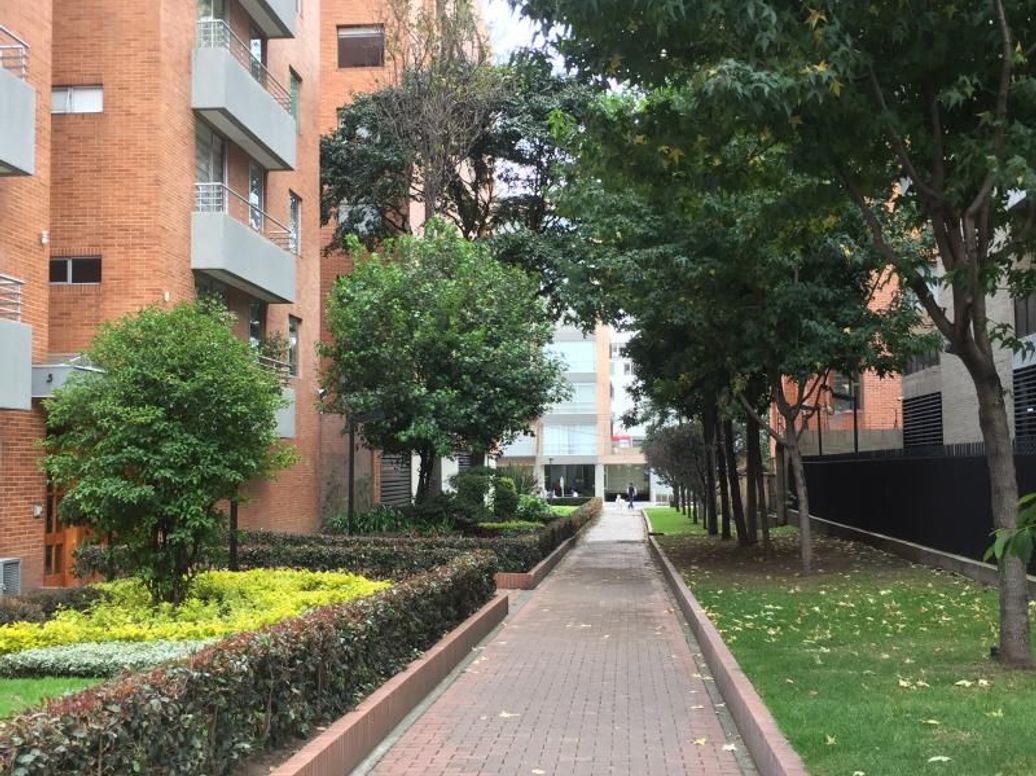 Apartamento de 1 alcoba en venta en Chico, Bogotá, 50 m² · foto 2 de 20