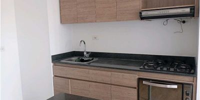 Atención familias y parejas! ¡Tenemos el hogar perfecto para ustedes en el sector La Pan de azucar Sabaneta ! Este espacioso apartamento cuenta con 3 habitaciones, cada una con su propio closet, ideal para mantener todo en orden. Disfruta de 2 baños modernos y una cocina integral que hará que cocinar sea un placer con un balcón amplio. La zona de ropas es práctica y el piso de cerámica le da un toque fresco y fácil de limpiar.

 

Relájate en el balcón con un ventanal que llena de luz natural todo el espacio. La red de gas te garantiza comodidad y ahorro en tus facturas. Este apartamento está en un estrato 3, lo que lo hace accesible, y su ubicación cerca al hospital venasio díaz díaz  al parque de sabaneta cerca a tiendas D1, cerca al municipio de de de Envigado que te ofrece seguridad y tranquilidad.

 

Con un área de 67 metros cuadrados, tendrás espacio de sobra para vivir cómodamente en una urbanización cerrada cuenta con piscina juegos infantiles cancha de fútbol, gimnasio. No dejes pasar esta oportunidad. ¡Ven y descubre tu nuevo hogar hoy mismo! ¡Código S906!
