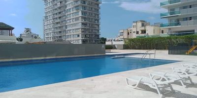 Apartamento amoblado con vistas impresionantes, es lo que buscabas un nuevo refugio en las alturas, ahórrate el viaje de la mudanza, arrienda y evita el cansancio, las preocupaciones, esta es la mejor opción, solo llegar con sus maletas, seres queridos y disfrutar de los espacios cómodos y espaciosos del apartamento, buenos acabados, edificio con zonas de confort, Gym, salón social, Piscina infantil y adultos, parque infantil, parqueadero privado y vigilancia 24 h contáctanos