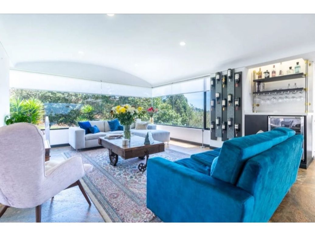 Apartamento de 3 alcobas en venta en Los Naranjos, Bogotá, 277 m² · foto 3 de 10