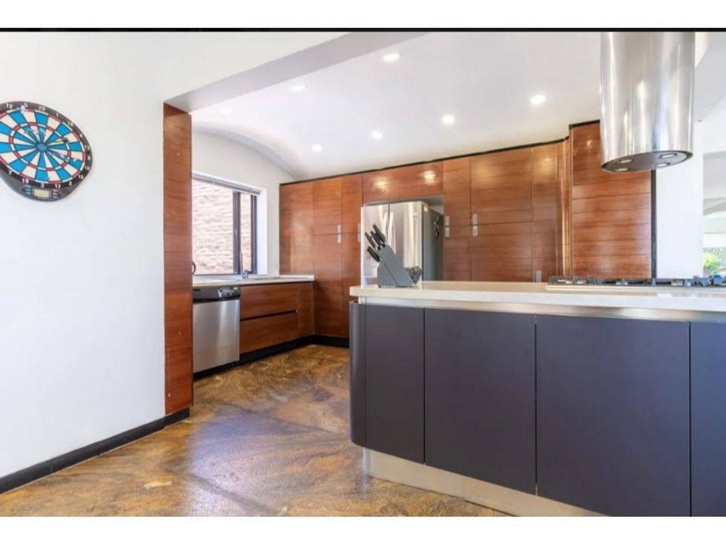 Apartamento de 3 alcobas en venta en Los Naranjos, Bogotá, 277 m² · foto 6 de 10