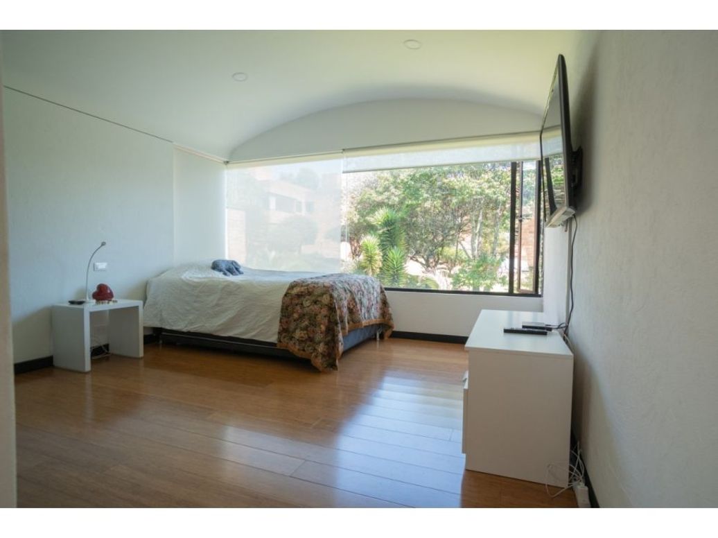 Apartamento de 3 alcobas en venta en Los Naranjos, Bogotá, 277 m² · foto 7 de 10