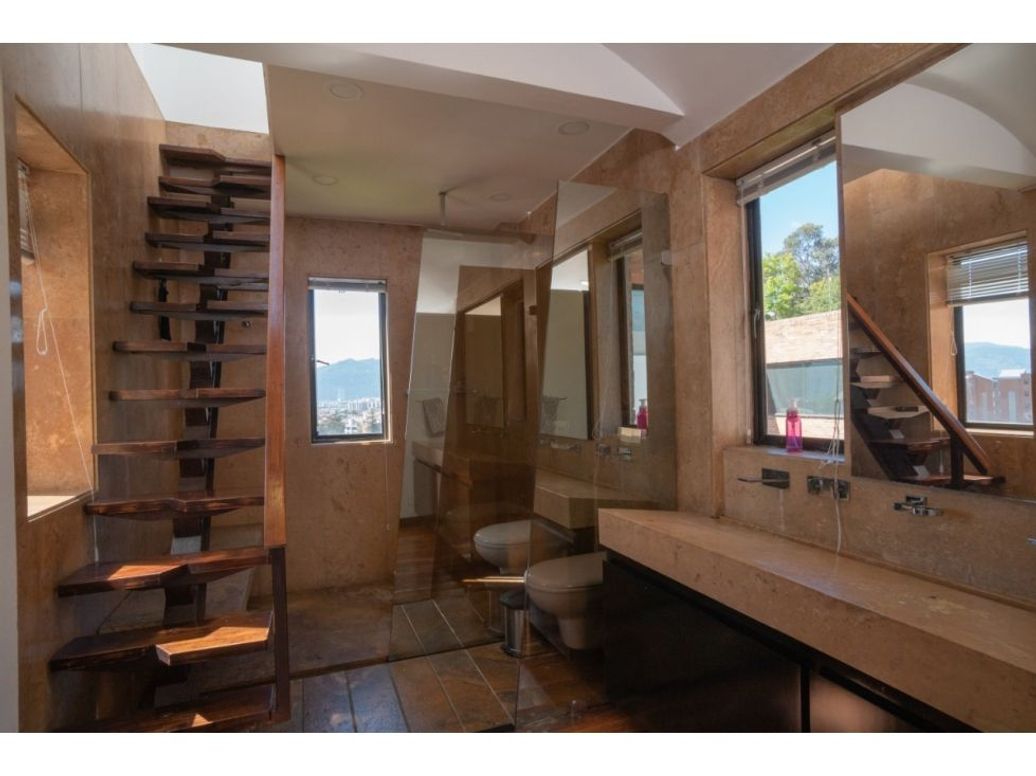 Apartamento de 3 alcobas en venta en Los Naranjos, Bogotá, 277 m² · foto 9 de 10