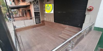 Arriendo local en Envigado sector el dorado, consta de 155 mts2, salón amplio, cocineta, puerta persiana, baño, en zona comercial, con muy buen flujo peatonal y buen transporte