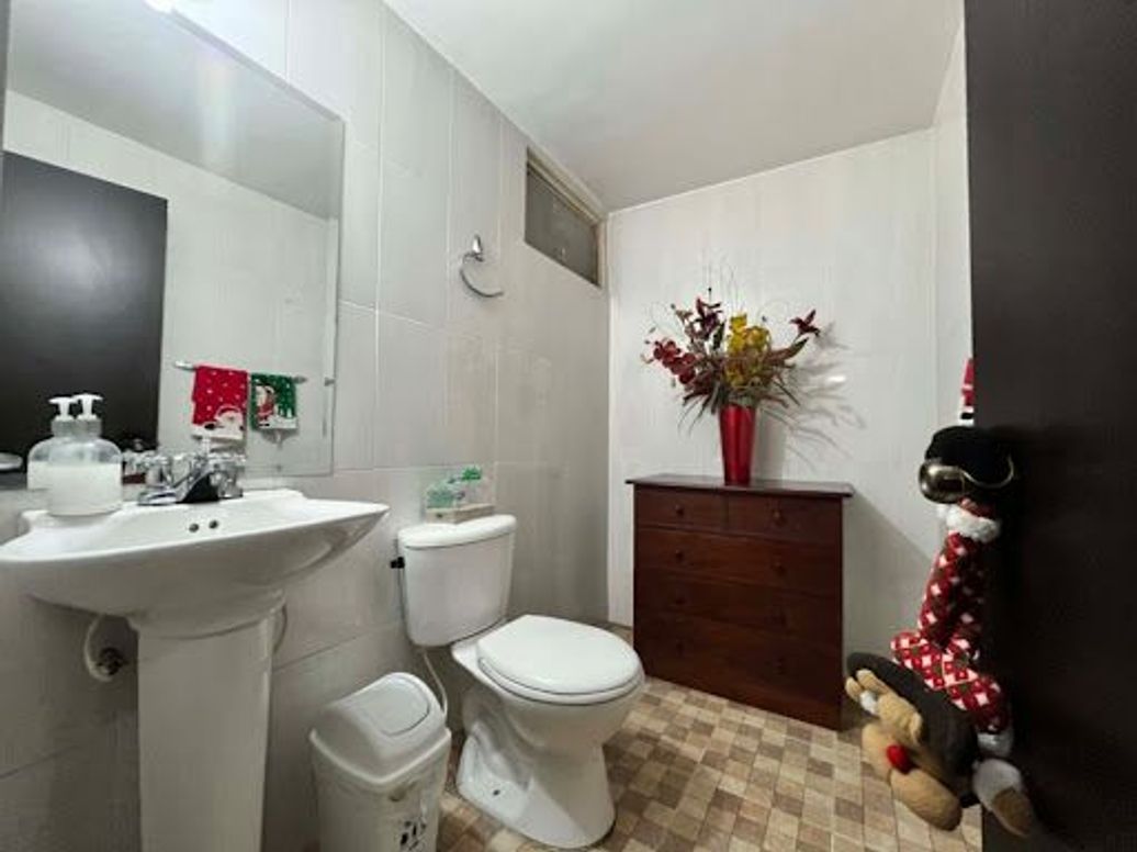 Casa de 3 alcobas en venta en Castilla, Bogotá, 209 m² · foto 9 de 20