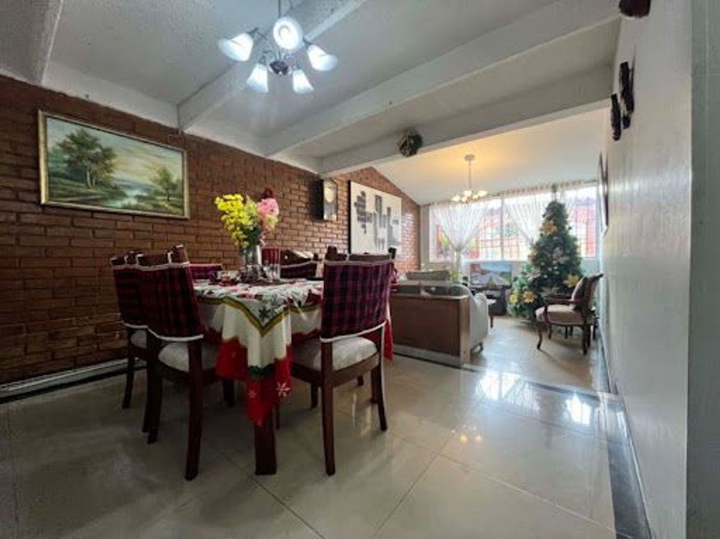 Casa de 3 alcobas en venta en Castilla, Bogotá, 209 m² · foto 4 de 20