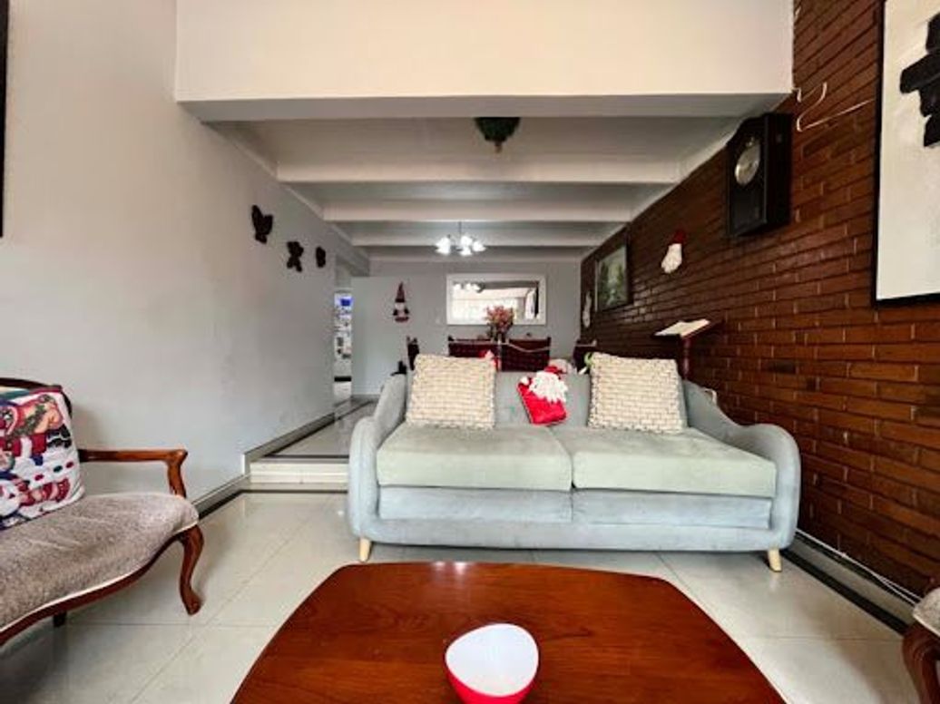 Casa de 3 alcobas en venta en Castilla, Bogotá, 209 m² · foto 7 de 20