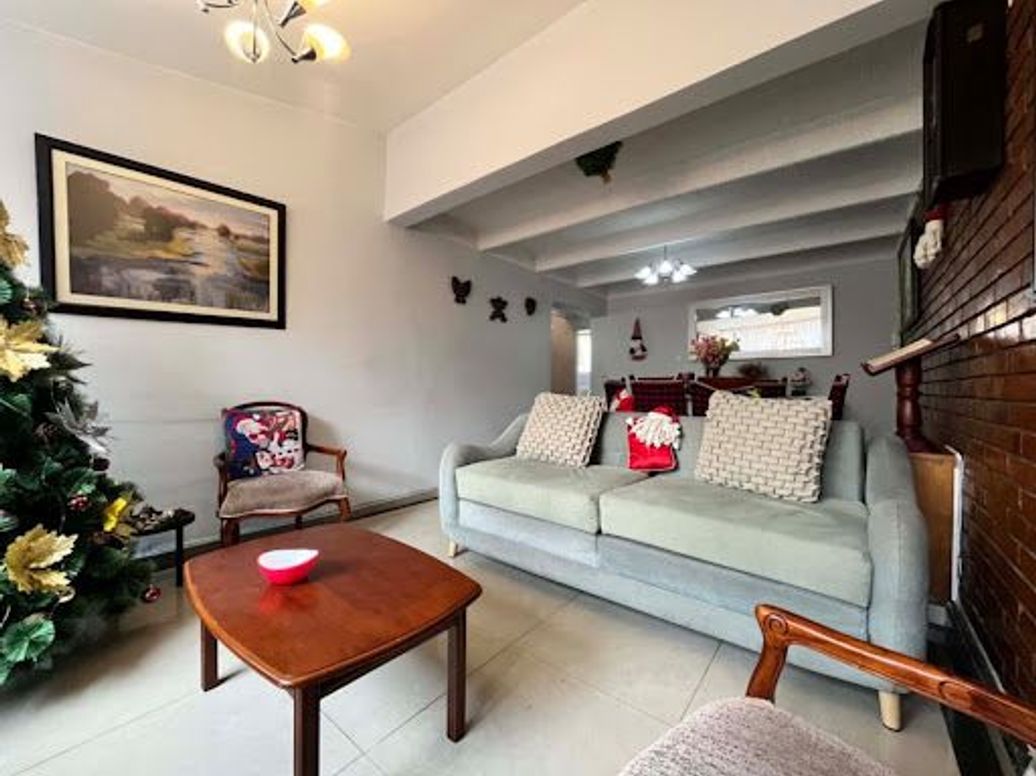 Casa de 3 alcobas en venta en Castilla, Bogotá, 209 m² · foto 6 de 20
