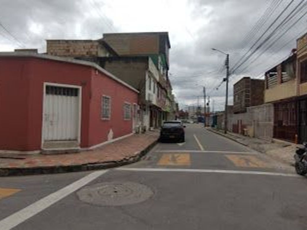 Casa de 8 alcobas en venta en Ciudad Kennedy, Bogotá, 234 m² · foto 4 de 20