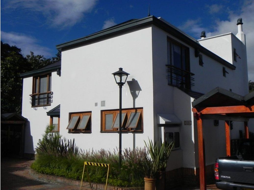 Casa de 4 alcobas en venta en Gratamira, Bogotá, 380 m² · foto 2 de 18