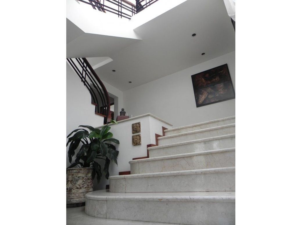 Casa de 4 alcobas en venta en Gratamira, Bogotá, 380 m² · foto 15 de 18