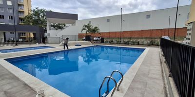 Descubre este impresionante apartamento recién construido y completamente nuevo, listo para estrenar. La propiedad ha sido meticulosamente remodelada, combinando diseño moderno y funcionalidad para ofrecerte un hogar de ensueño.
Disfruta de la frescura de un apartamento nuevo, con acabados de primera calidad y materiales de vanguardia.