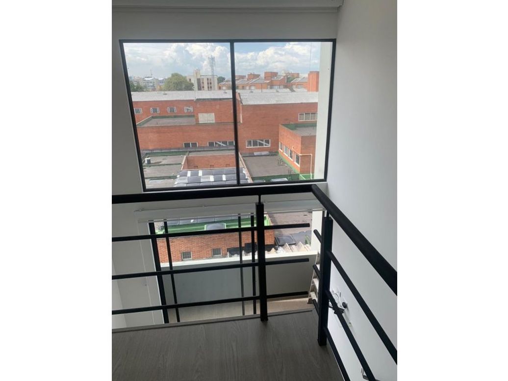 Apartaestudio en venta en Andes Norte, Bogotá, 37 m² · foto 2 de 10