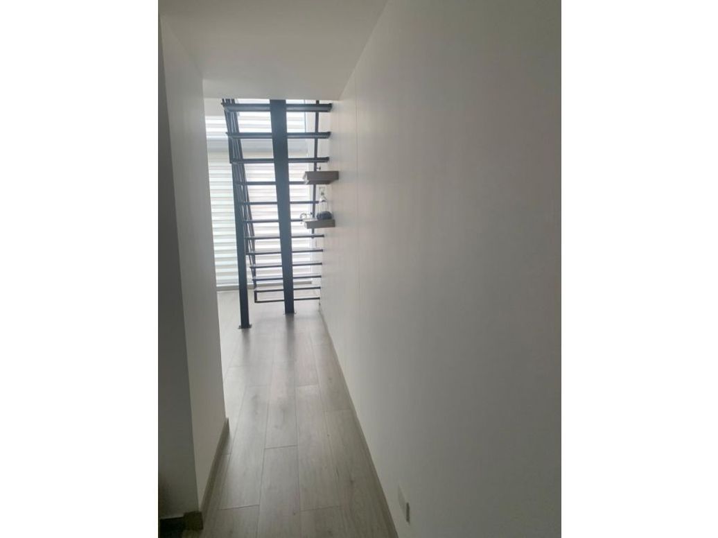 Apartaestudio en venta en Andes Norte, Bogotá, 37 m² · foto 4 de 10