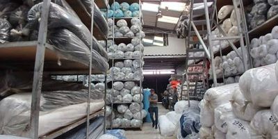 Bodega Área bodega 616 Metros contracción Area libre de bodega 382 Metros en Triple altura, Area de  frente de 17.60 metros por 21.70 metros de fondo, altura de portón de 4.46 metros, altura de bodega de 9 metros y piso en concreto reforzado. Cuenta con fácil acceso desde la Avenida carrera 68 y desde la calle 13. DISPONIBILIDAD INMEDIATA