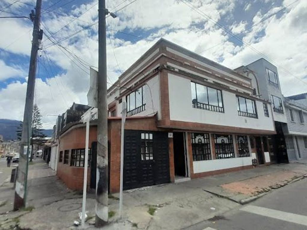 Casa de 5 alcobas en venta en Veraguas, Bogotá, 280 m² · foto 2 de 20