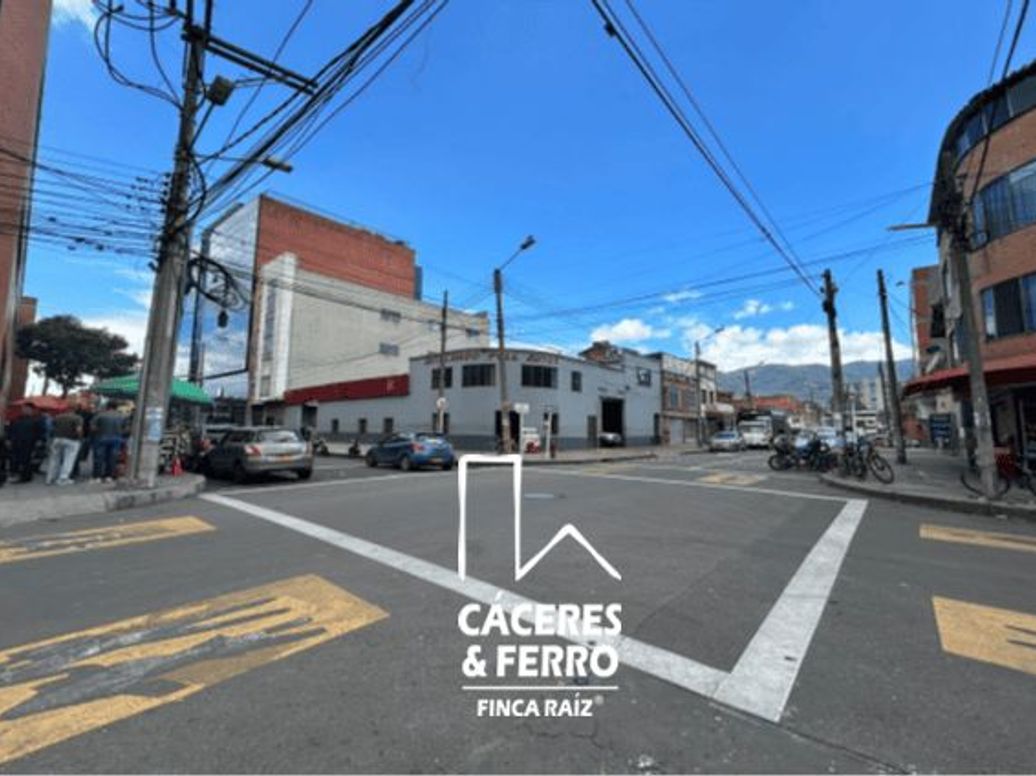 Casa de 4 alcobas en venta en Los Alcázares, Bogotá, 386 m² · foto 7 de 11