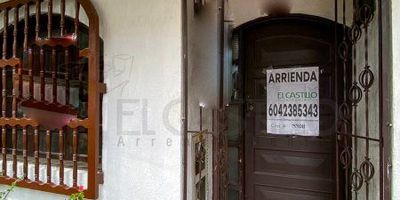 Agradable casa ubicada en el sector de belén porvenir, en la calle 30 A, piso 1, tiene un área de 125 metros aproximadamente. El inmueble cuenta con: 3 alcobas, 2 baños cabinados, 3 closets, sala-comedor, cocina integral con red de gas, y piso en cerámica.&nbsp;Los datos de los inmuebles promocionados en la página web están sujetos a cambio y verificación de disponibilidad.