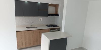 Apartamento en VENTA de 2 habitaciones, 2 baños, sala comedor, balcón, cocina integral, zona de ropas, calentador.