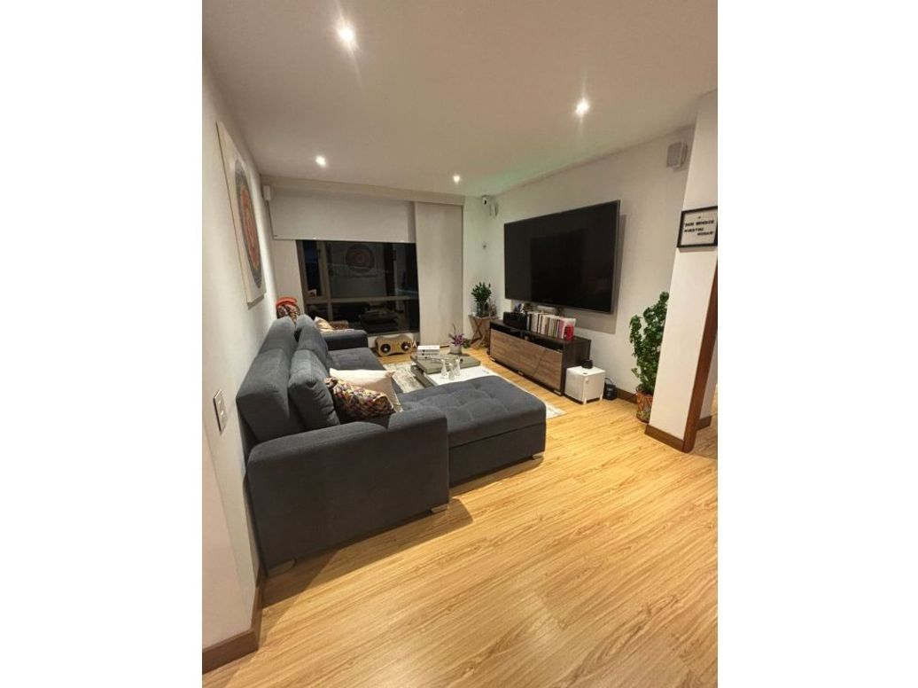 Apartamento de 3 alcobas en venta en Colina Campestre, Bogotá, 224 m² · foto 3 de 8