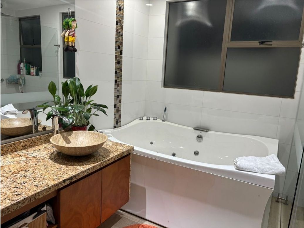 Apartamento de 3 alcobas en venta en Colina Campestre, Bogotá, 224 m² · foto 7 de 8