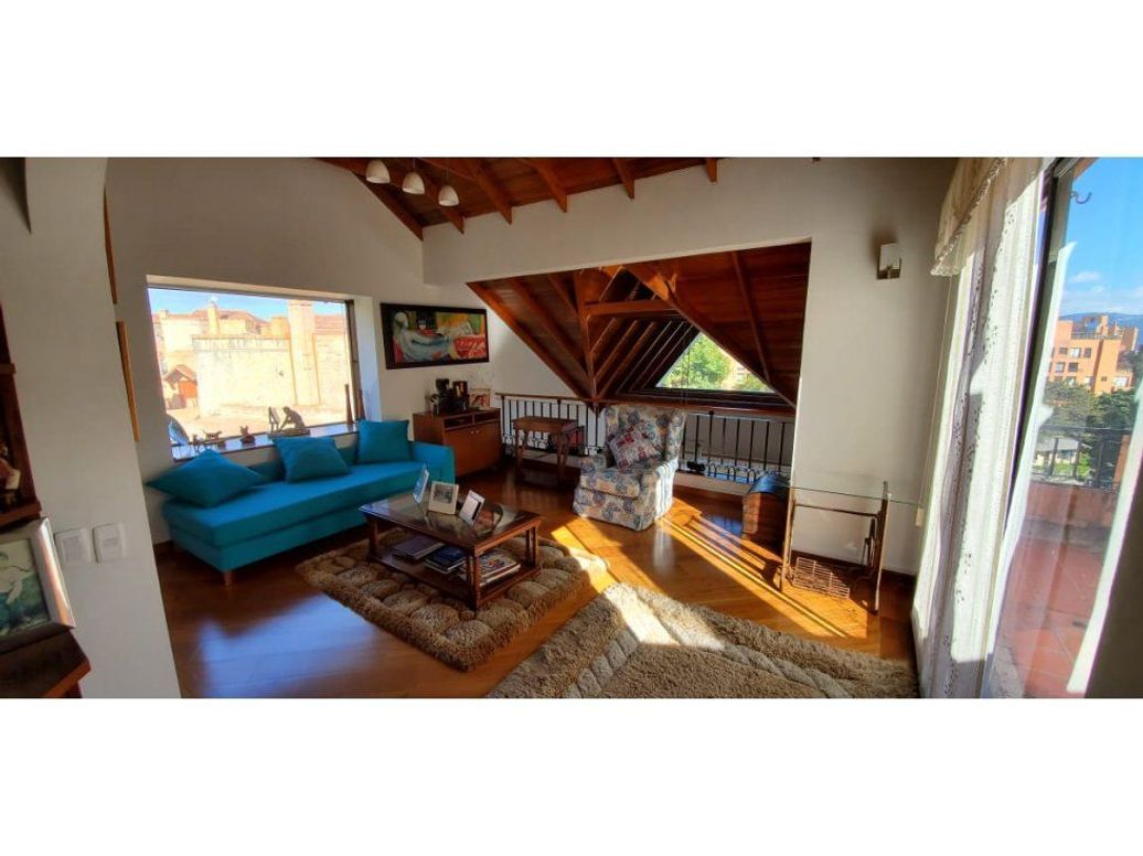 Casa de 3 alcobas en venta en Gratamira, Bogotá, 300 m² · foto 8 de 20
