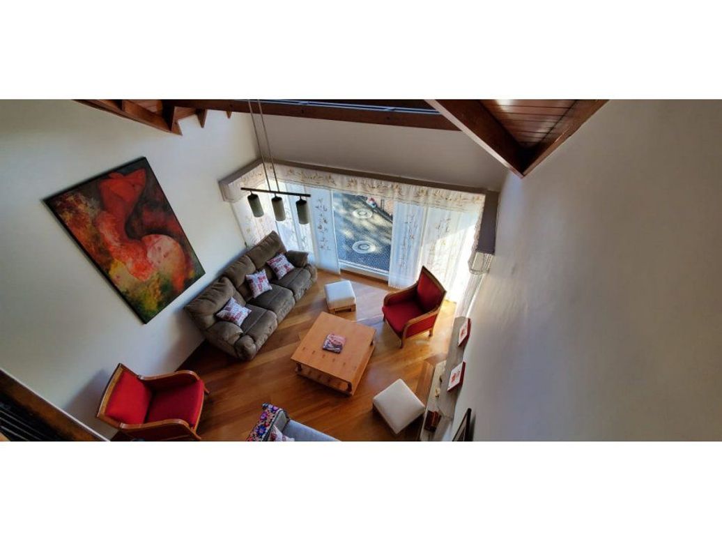 Casa de 3 alcobas en venta en Gratamira, Bogotá, 300 m² · foto 9 de 20