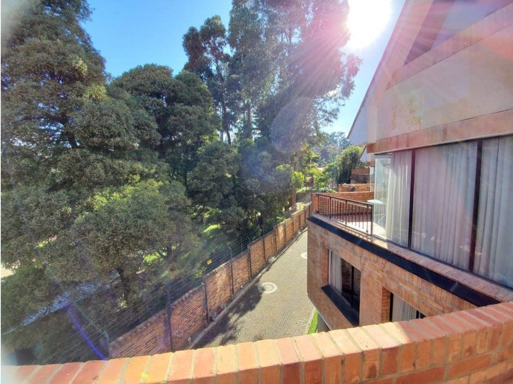 Casa de 3 alcobas en venta en Gratamira, Bogotá, 300 m² · foto 4 de 20