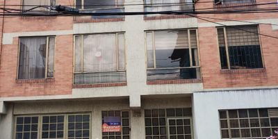 Espectacular Apartamento está disponible para Arriendo. Ubicado en el barrio CHAPINERO SUR OCCIDENTAL de la ciudad de Bogotá. Cuenta con 2 habitaciones, 1 baños y 0 parqueaderos. El área construida es de 50.00 m². Estrato: 3. 