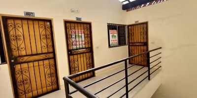 se  vende apartamento en centro de Rionegro, edificio Agua Mar, cerca a hospital regional, y centros deportivos, con 2 habitaciones, sala comedor, cocina integral, zona de ropas,2 banos,2 closet, gas por red. parqueadero y util.