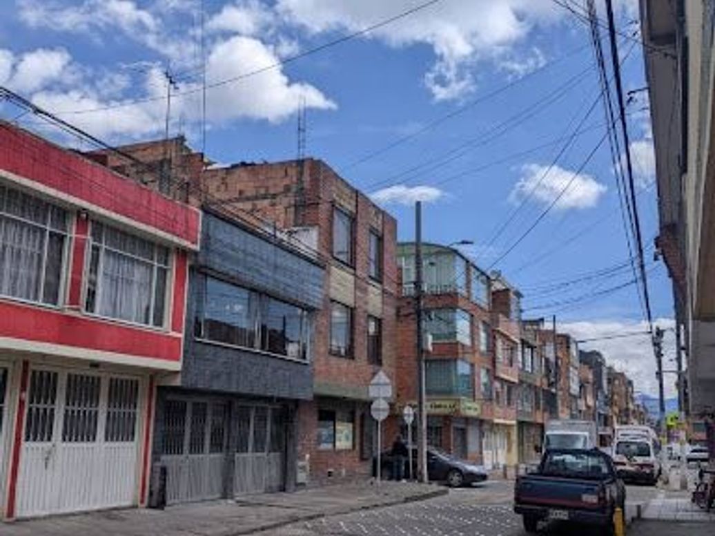 Casa de 8 alcobas en venta en Bosques De Maríana, Bogotá, 312 m² · foto 2 de 20
