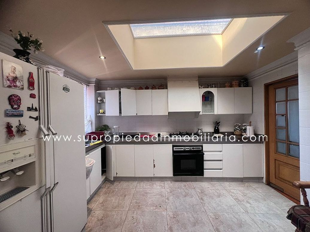 Apartamento de 4 alcobas en venta en San Patricio, Bogotá, 202 m² · foto 2 de 20