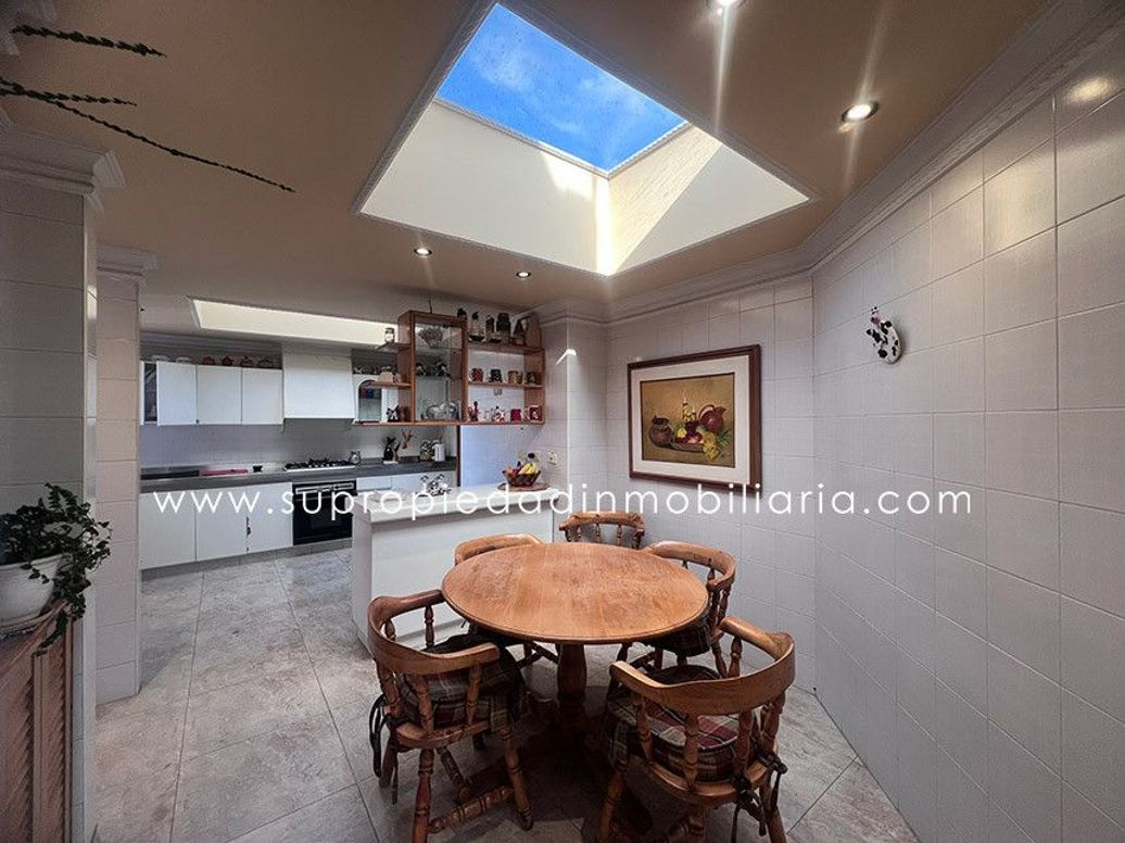 Apartamento de 4 alcobas en venta en San Patricio, Bogotá, 202 m² · foto 9 de 20