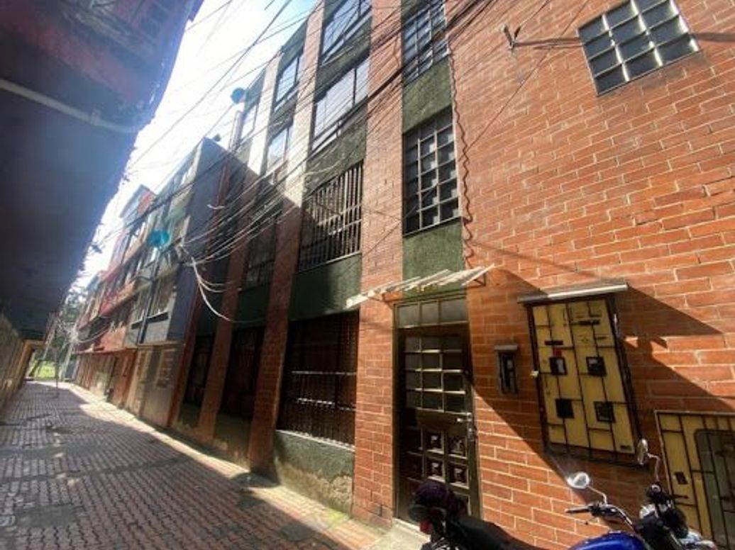 Apartamento de 3 alcobas en venta en Simón Bolívar, Bogotá, 51 m² · foto 2 de 15
