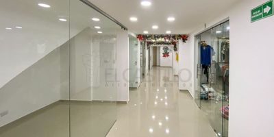 Local comercial primer piso ubicado en el sector Itagüí Santa Maria, nos ofrece una área de 3 metros aproximadamente, baño común, y piso en cerámica.
Los datos de los inmuebles promocionados en la página web están sujetos a cambio y verificación de disponibilidad.